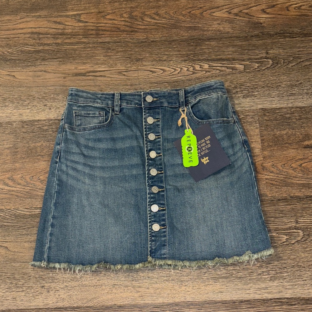 Indigo Rein Denim Button-Front Skirt size 7 (waist size 28)